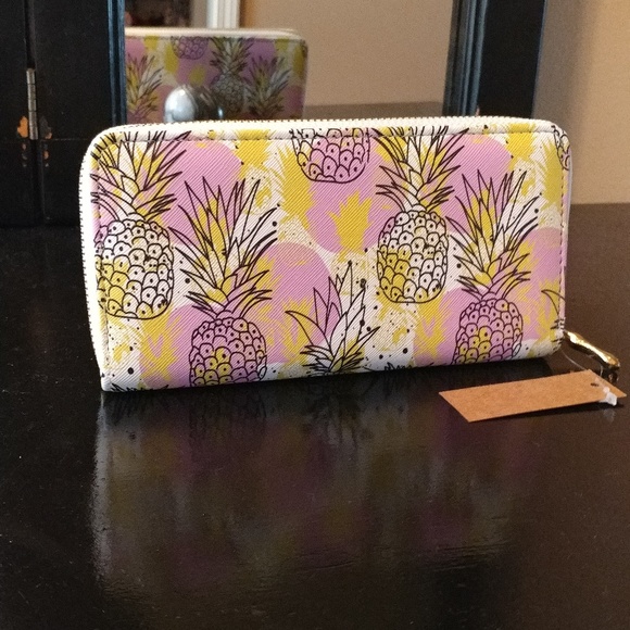 🆕 Pineapple Zip-Around Wallet - Picture 3 of 6